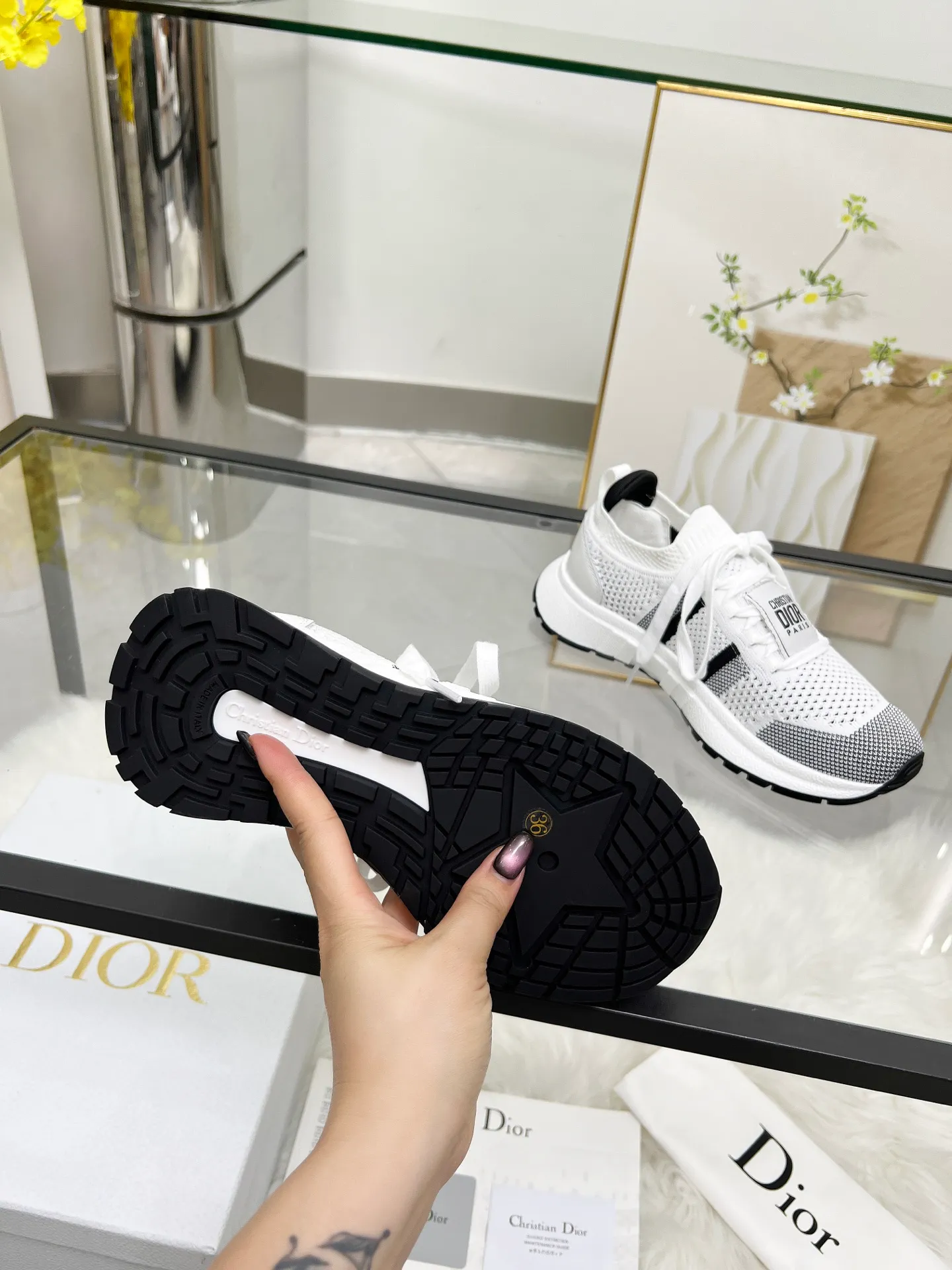 💕💕Factory direct selling price p480💕💕 Product trademark: Dior "Dior" casual shoes Regular size: 35-44 Product material: Selected cowhide stitching breathable mesh mesh lining original outsole